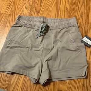 NWT EB Weekend Short